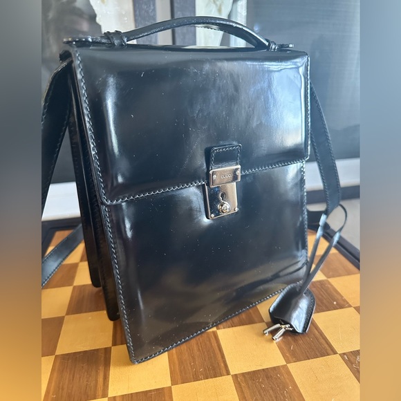 💃Gucci Lady Lock Patent Leather Messenger w/ Lock & Keys! 🔐 - Picture 3 of 16